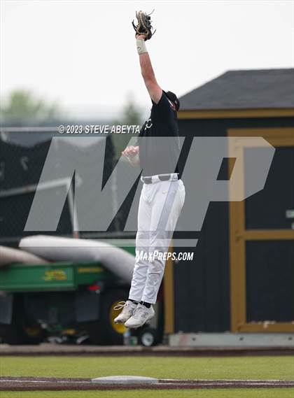 Thumbnail 1 in Rock Canyon vs. Douglas County (CHSAA 5A Region 5) photogallery.