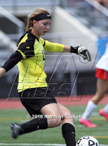Thumbnail 3 in Maize vs Mill Valley (KSHSAA 5A Third Place) photogallery.