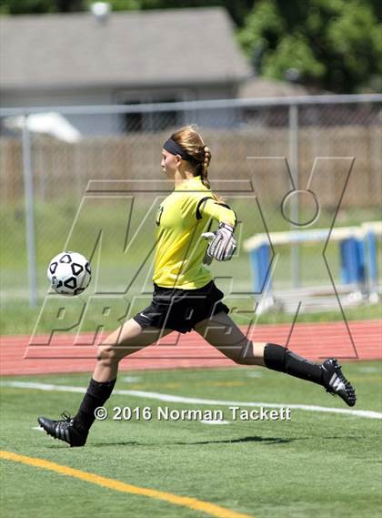 Thumbnail 1 in Maize vs Mill Valley (KSHSAA 5A Third Place) photogallery.