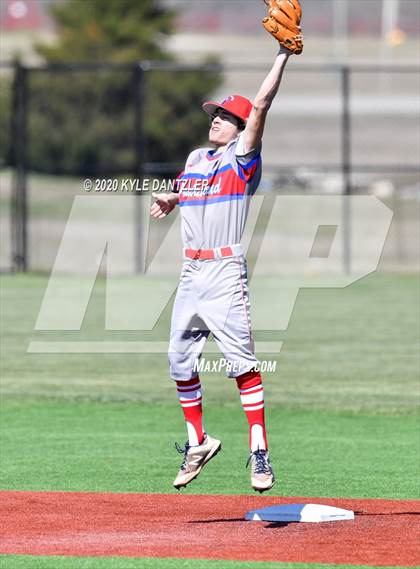 Thumbnail 3 in Prairiland vs Paris (Joe Moore Invitational) photogallery.