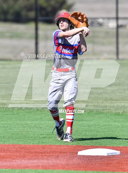 Thumbnail 1 in Prairiland vs Paris (Joe Moore Invitational) photogallery.