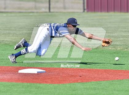 Thumbnail 3 in Prairiland vs Paris (Joe Moore Invitational) photogallery.