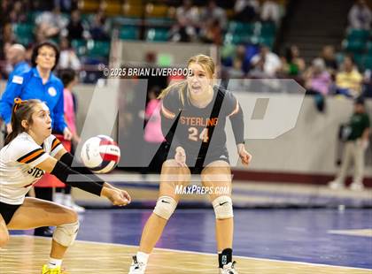 Thumbnail 2 in Alamosa vs. Sterling (CHSAA 3A Round 2) photogallery.