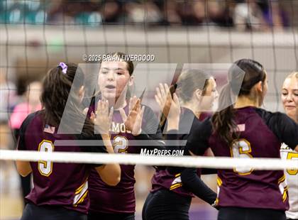 Thumbnail 1 in Alamosa vs. Sterling (CHSAA 3A Round 2) photogallery.