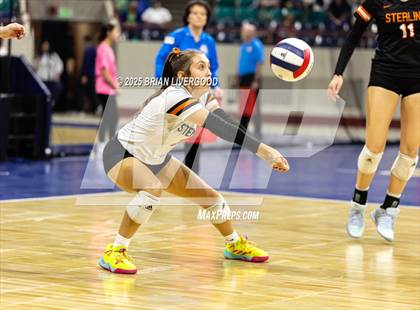 Thumbnail 3 in Alamosa vs. Sterling (CHSAA 3A Round 2) photogallery.