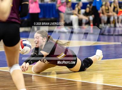 Thumbnail 3 in Alamosa vs. Sterling (CHSAA 3A Round 2) photogallery.