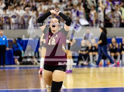 Thumbnail 3 in Alamosa vs. Sterling (CHSAA 3A Round 2) photogallery.