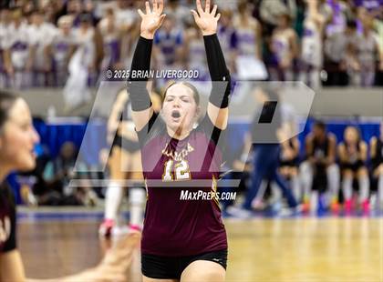 Thumbnail 2 in Alamosa vs. Sterling (CHSAA 3A Round 2) photogallery.