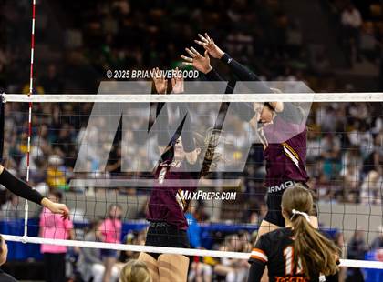 Thumbnail 1 in Alamosa vs. Sterling (CHSAA 3A Round 2) photogallery.