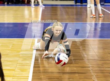 Thumbnail 3 in Alamosa vs. Sterling (CHSAA 3A Round 2) photogallery.