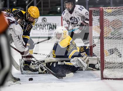 Thumbnail 2 in East Grand Rapids vs. Okemos photogallery.