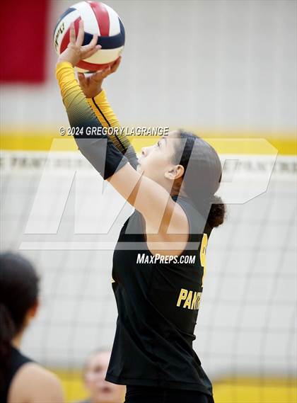 Thumbnail 3 in Guyer vs Fossil Ridge photogallery.