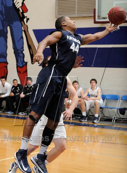 Thumbnail 3 in Flintridge Prep vs. Mission Prep (Small Schools Showcase) photogallery.