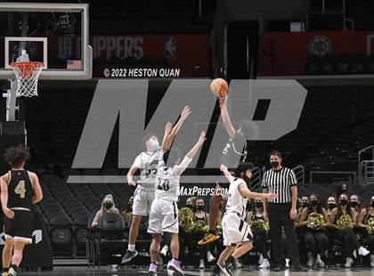 Thumbnail 3 in Canyon vs. San Gabriel Academy photogallery.