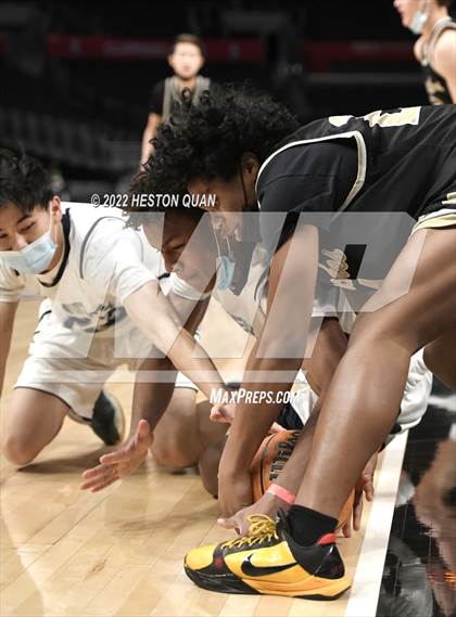 Thumbnail 2 in Canyon vs. San Gabriel Academy photogallery.