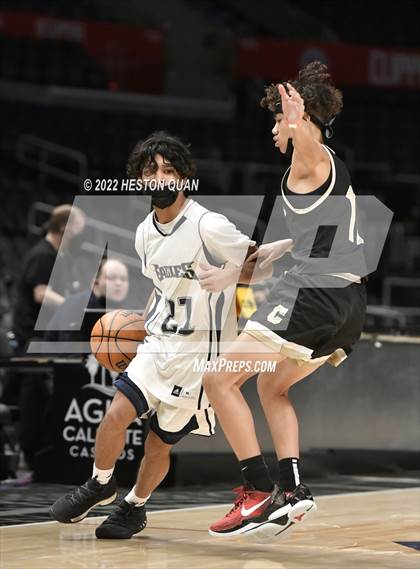 Thumbnail 1 in Canyon vs. San Gabriel Academy photogallery.