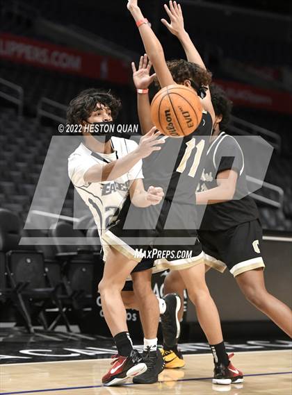 Thumbnail 2 in Canyon vs. San Gabriel Academy photogallery.