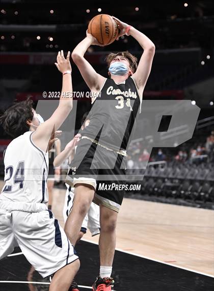 Thumbnail 2 in Canyon vs. San Gabriel Academy photogallery.