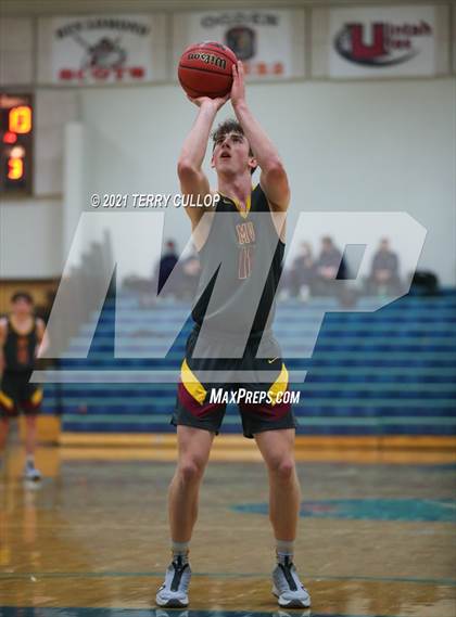 Thumbnail 3 in Mountain View vs. Ridgeline (Eagle Holiday Shootout) photogallery.