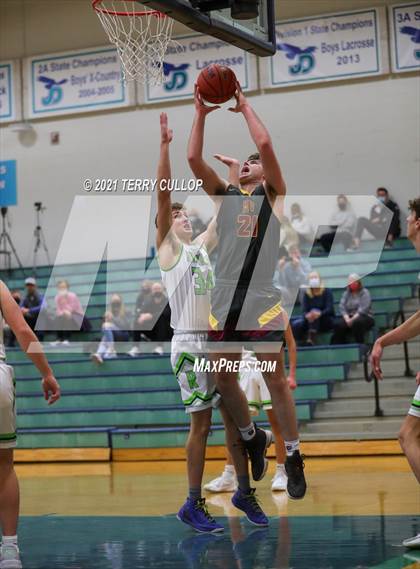 Thumbnail 3 in Mountain View vs. Ridgeline (Eagle Holiday Shootout) photogallery.