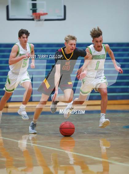 Thumbnail 1 in Mountain View vs. Ridgeline (Eagle Holiday Shootout) photogallery.