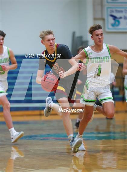 Thumbnail 3 in Mountain View vs. Ridgeline (Eagle Holiday Shootout) photogallery.