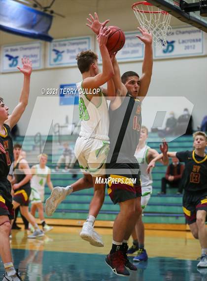 Thumbnail 3 in Mountain View vs. Ridgeline (Eagle Holiday Shootout) photogallery.