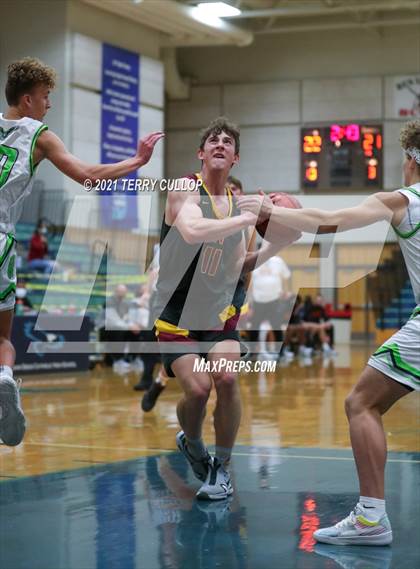 Thumbnail 1 in Mountain View vs. Ridgeline (Eagle Holiday Shootout) photogallery.