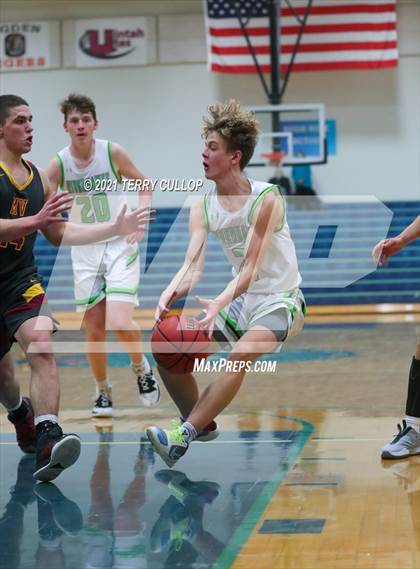 Thumbnail 2 in Mountain View vs. Ridgeline (Eagle Holiday Shootout) photogallery.