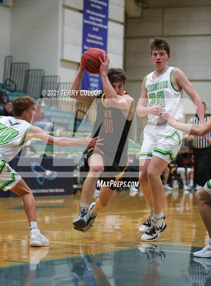 Thumbnail 3 in Mountain View vs. Ridgeline (Eagle Holiday Shootout) photogallery.