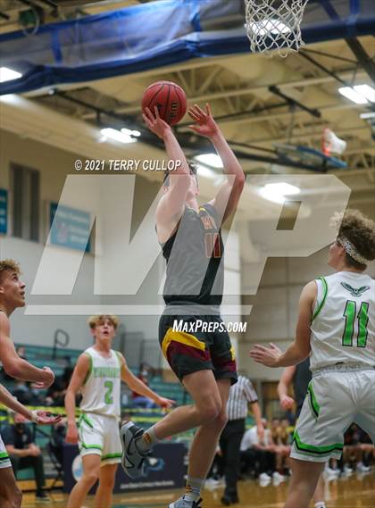 Thumbnail 2 in Mountain View vs. Ridgeline (Eagle Holiday Shootout) photogallery.