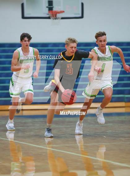 Thumbnail 3 in Mountain View vs. Ridgeline (Eagle Holiday Shootout) photogallery.
