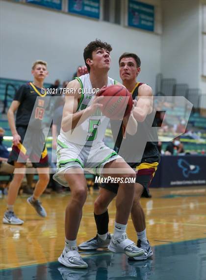 Thumbnail 2 in Mountain View vs. Ridgeline (Eagle Holiday Shootout) photogallery.