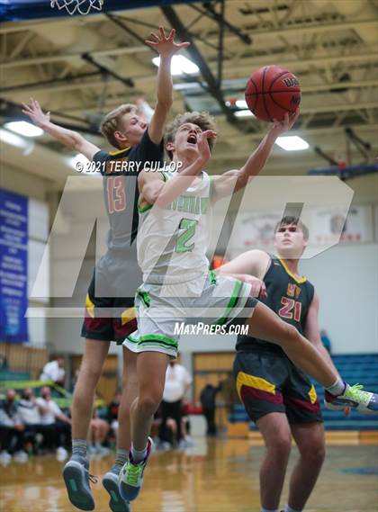 Thumbnail 1 in Mountain View vs. Ridgeline (Eagle Holiday Shootout) photogallery.