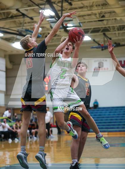 Thumbnail 2 in Mountain View vs. Ridgeline (Eagle Holiday Shootout) photogallery.