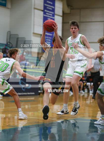 Thumbnail 1 in Mountain View vs. Ridgeline (Eagle Holiday Shootout) photogallery.