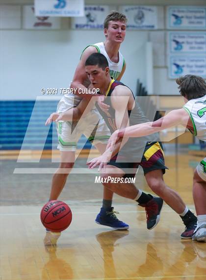Thumbnail 3 in Mountain View vs. Ridgeline (Eagle Holiday Shootout) photogallery.