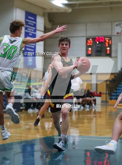 Thumbnail 2 in Mountain View vs. Ridgeline (Eagle Holiday Shootout) photogallery.