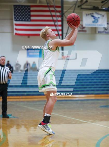 Thumbnail 1 in Mountain View vs. Ridgeline (Eagle Holiday Shootout) photogallery.