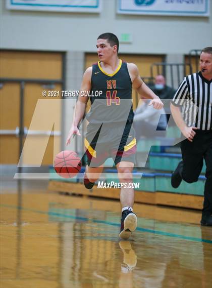 Thumbnail 2 in Mountain View vs. Ridgeline (Eagle Holiday Shootout) photogallery.