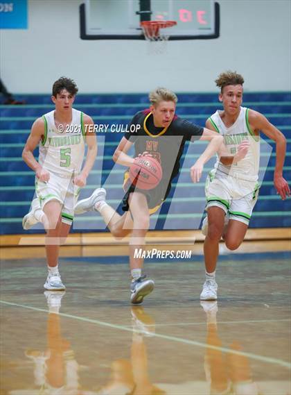 Thumbnail 2 in Mountain View vs. Ridgeline (Eagle Holiday Shootout) photogallery.