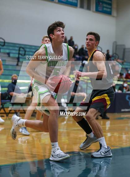 Thumbnail 3 in Mountain View vs. Ridgeline (Eagle Holiday Shootout) photogallery.