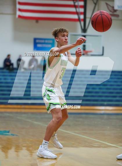 Thumbnail 1 in Mountain View vs. Ridgeline (Eagle Holiday Shootout) photogallery.