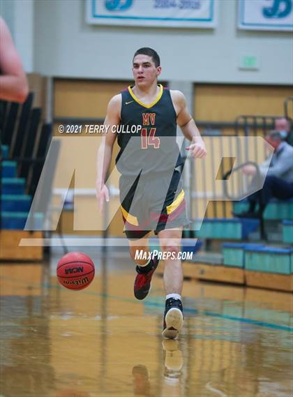 Thumbnail 1 in Mountain View vs. Ridgeline (Eagle Holiday Shootout) photogallery.