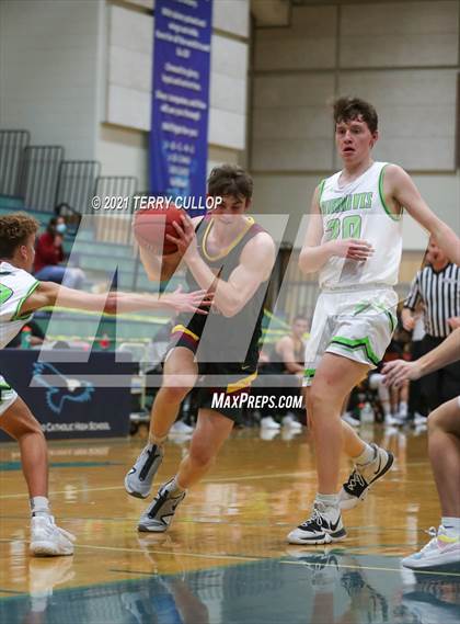 Thumbnail 2 in Mountain View vs. Ridgeline (Eagle Holiday Shootout) photogallery.