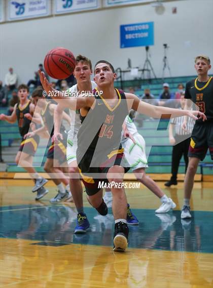 Thumbnail 1 in Mountain View vs. Ridgeline (Eagle Holiday Shootout) photogallery.