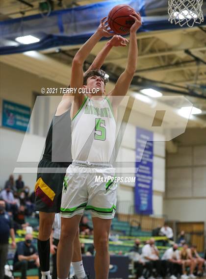 Thumbnail 3 in Mountain View vs. Ridgeline (Eagle Holiday Shootout) photogallery.
