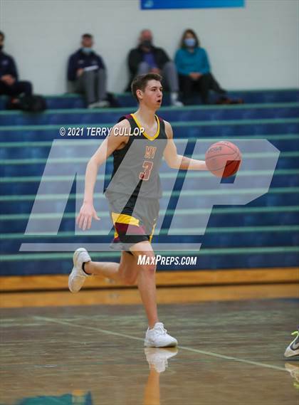 Thumbnail 3 in Mountain View vs. Ridgeline (Eagle Holiday Shootout) photogallery.