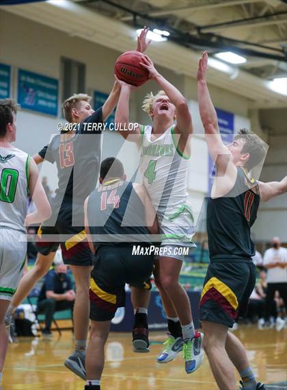 Thumbnail 3 in Mountain View vs. Ridgeline (Eagle Holiday Shootout) photogallery.