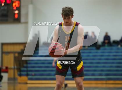 Thumbnail 2 in Mountain View vs. Ridgeline (Eagle Holiday Shootout) photogallery.
